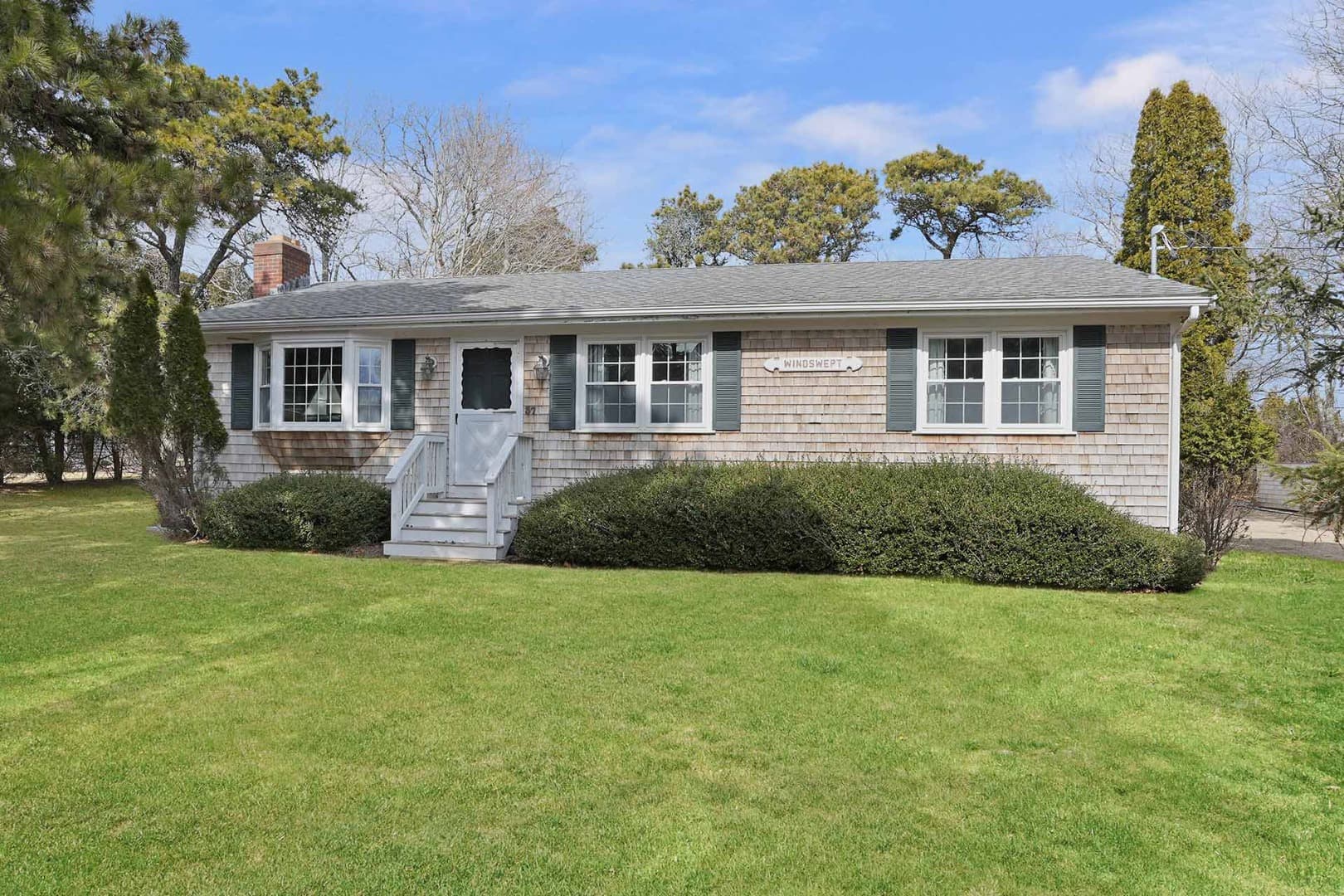 37 Knoll Drive