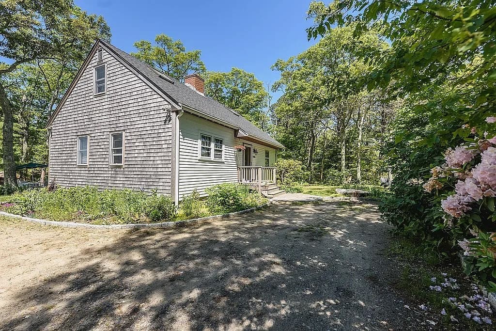 211 Edgartown - Vineyard Haven Road