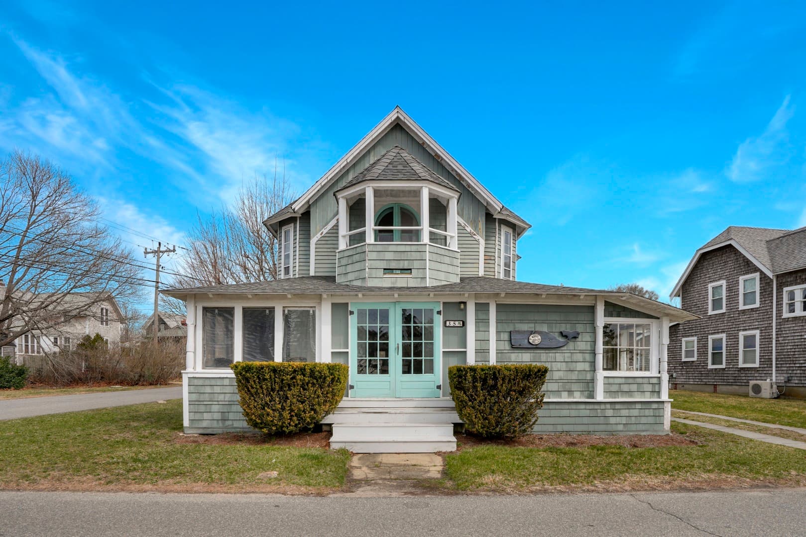 35 Tuckernuck Avenue