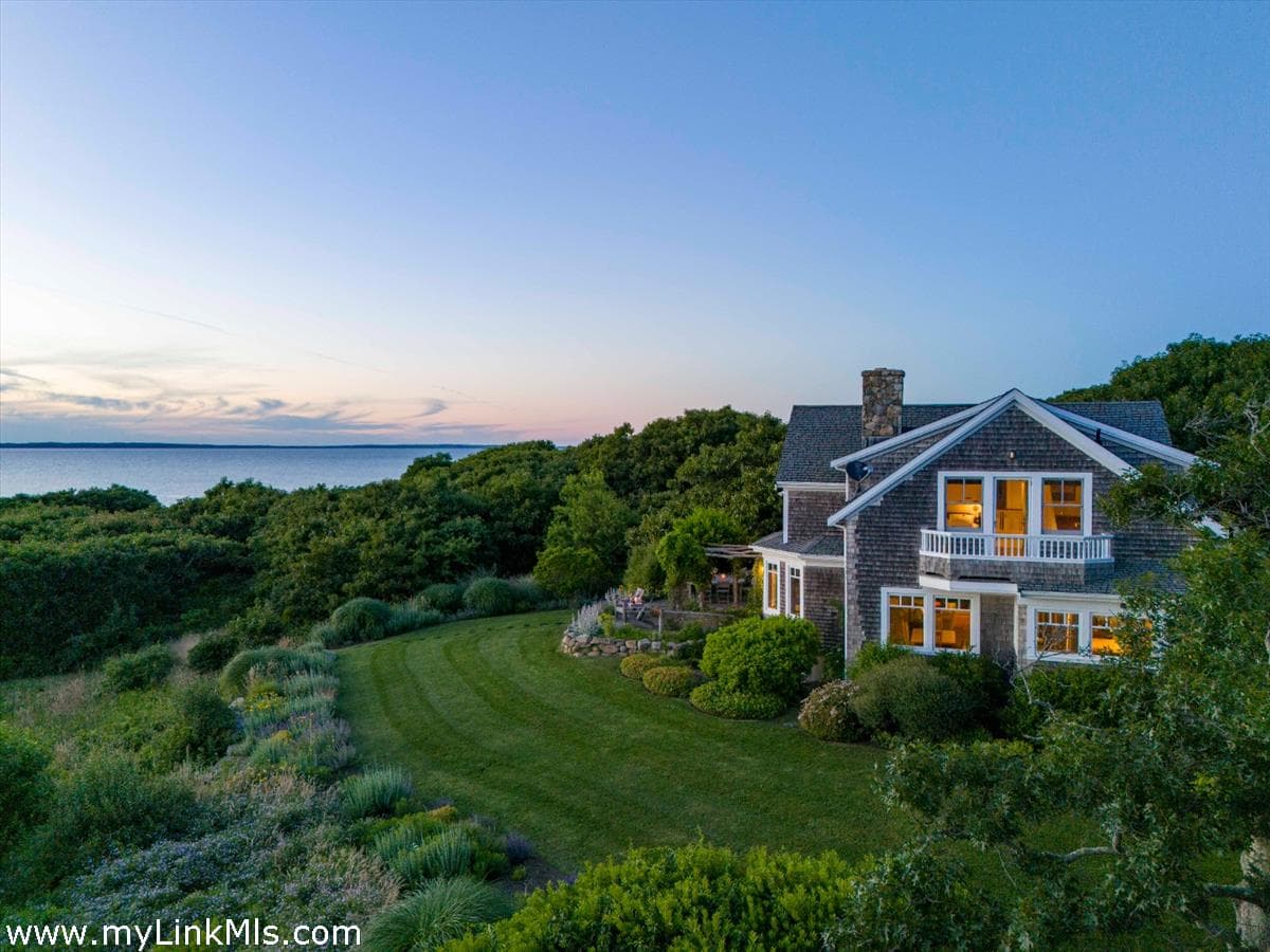 94 Menemsha Inn Road