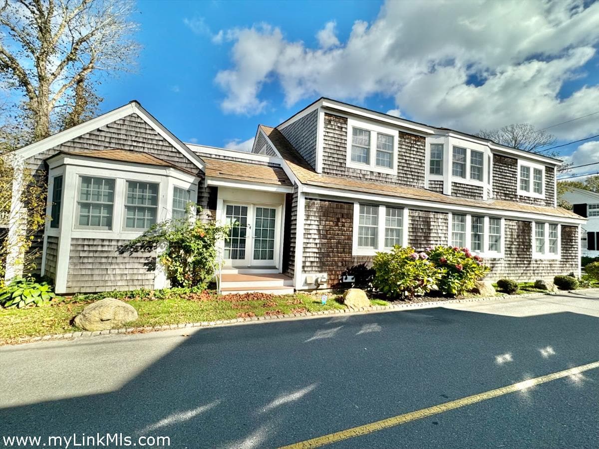 62 North Summer Street