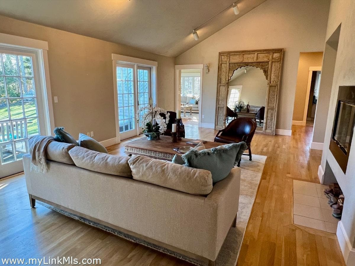 Residential Property Image/jpeg #4