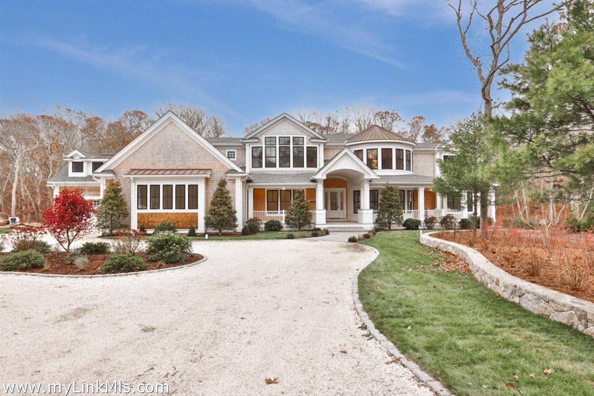 14 Trapps Pond Road