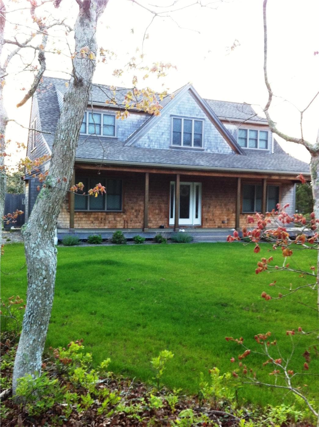 149 Charles Neck