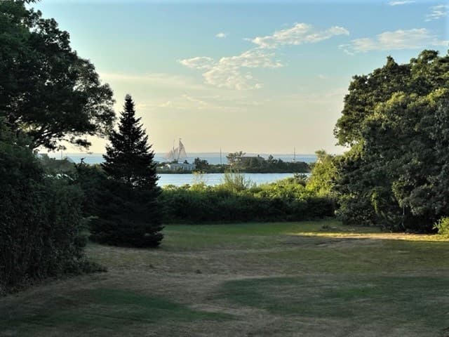  East Chop Waterview - Delightful Contemporary 